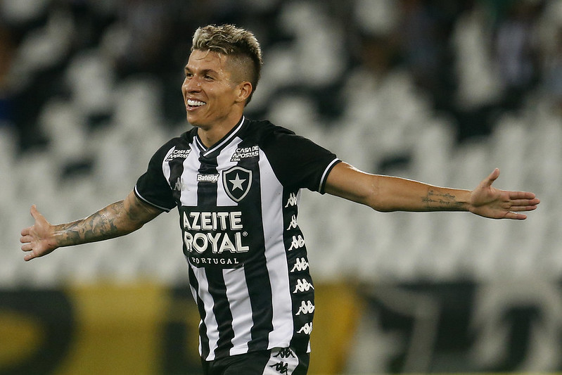 Bruno Nazário já pode ser considerado uma das apostas certeiras da diretoria do Botafogo. Com boas atuações, o camisa 10 tornou-se a referência criativa do time. Participou de dez jogos e fez quatro gols que o deixaram com o posto de artilheiro da equipe e como um dos nomes mais queridos pela torcida. 