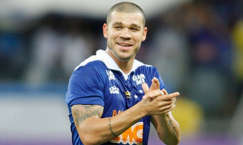 NILTON – O volante teve passagens de destaque por Cruzeiro e Internacional. Seu último clube foi o Oeste, mas o contrato se encerrou em novembro de 2020.