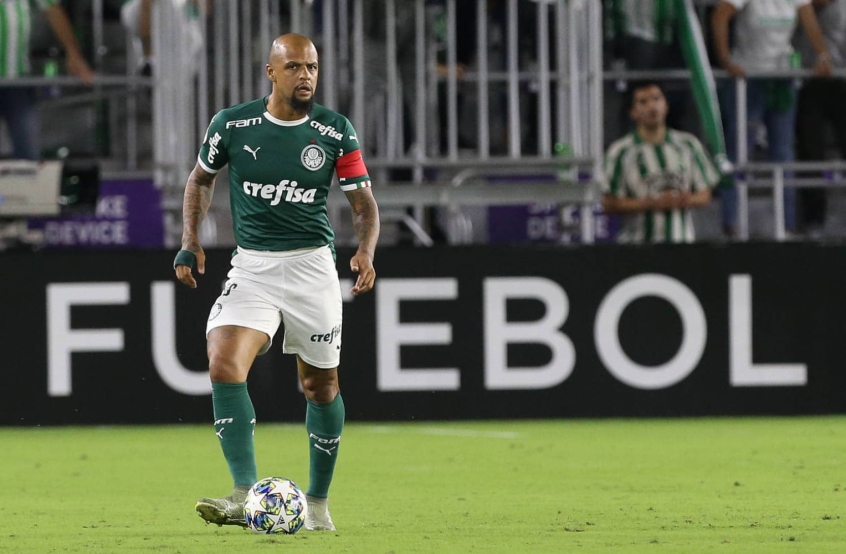 O atual volante do Palmeiras foi alvo de disputa dos rivais em 2016. Na época, o jogador estava na Inter de Milão. Após as conversas iniciais, Felipe foi para o Verdão. 