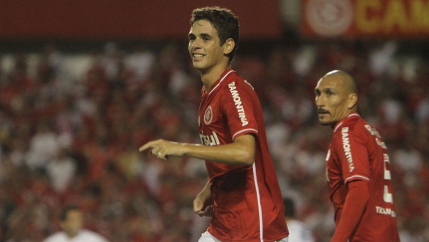 5º lugar - Oscar - Posição: meia - Saiu do Internacional para o Chelsea (Inglaterra) em 2012 - Valor: 32 milhões de euros