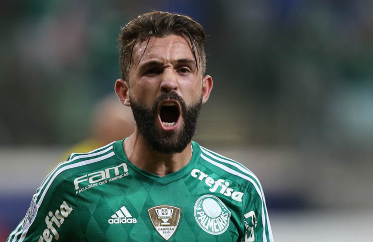 O Palmeiras acertou mais uma saída de seu elenco em 2020. O meia Agustín Allione foi emprestado ao Central Córdoba, da Argentina, e não volta mais ao time brasileiro. 