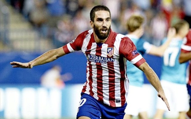 Arda Turan - meio-campista - 35 anos - Aposentou em setembro de 2022 - Principais clubes: Atlético de Madrid, Galatasaray e Barcelona