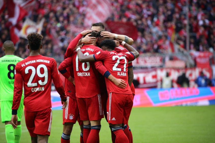 O Bayern de Munique (ALE) deu a oportunidade dos funcionários trabalharem de suas casas e estão analisando outros modelos de trabalho. Segundo o presidente do clube, a família vem em primeiro lugar.