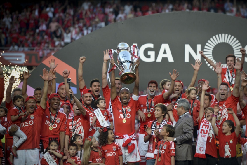 Benfica - 37 títulos da Série A de Portugal (1935-36, 1936-37, 1937-38, 1941-42, 1942-43, 1944-45, 1949-50, 1954-55, 1956-57, 1959-60, 1960-61, 1962-63, 1963-64, 1964-65, 1966-67,1967-68, 1968-69, 1970-71, 1971-72, 1972-73, 1974-75, 1975-76, 1976-77, 1980-81, 1982-83, 1983-84, 1986-87, 1988-89, 1990-91, 1993-94, 2004-05, 2009-10, 2013-14, 2014-15, 2015-16, 2016-17 e 2018-19)