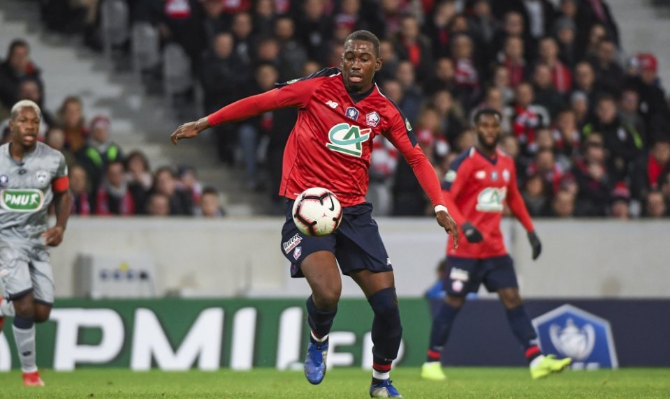 MORNO - O Arsenal está interessado na contratação do meio-campista Boubakary Soumaré nesta janela de transferências, de acordo com o portal “Foot Mercato”. O jogador do Lille é um desejo do técnico Mikel Arteta. O clube francês aceita vender o volante francês de apenas 21 anos de idade e com contrato até 2022. 