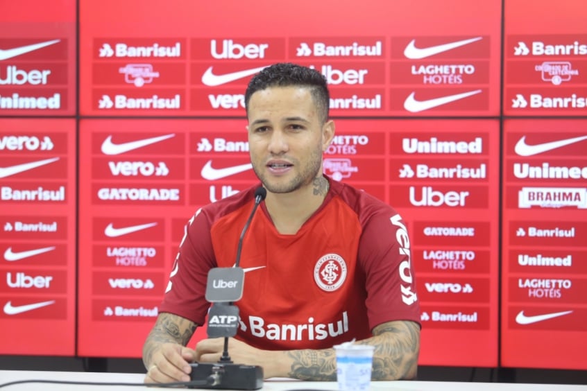 O lateral-direito Bruno, que atuou no Internacional na temporada passada, foi dispensado do Internacional. O jogador, que também passou pelo São paulo, está sem clube.
