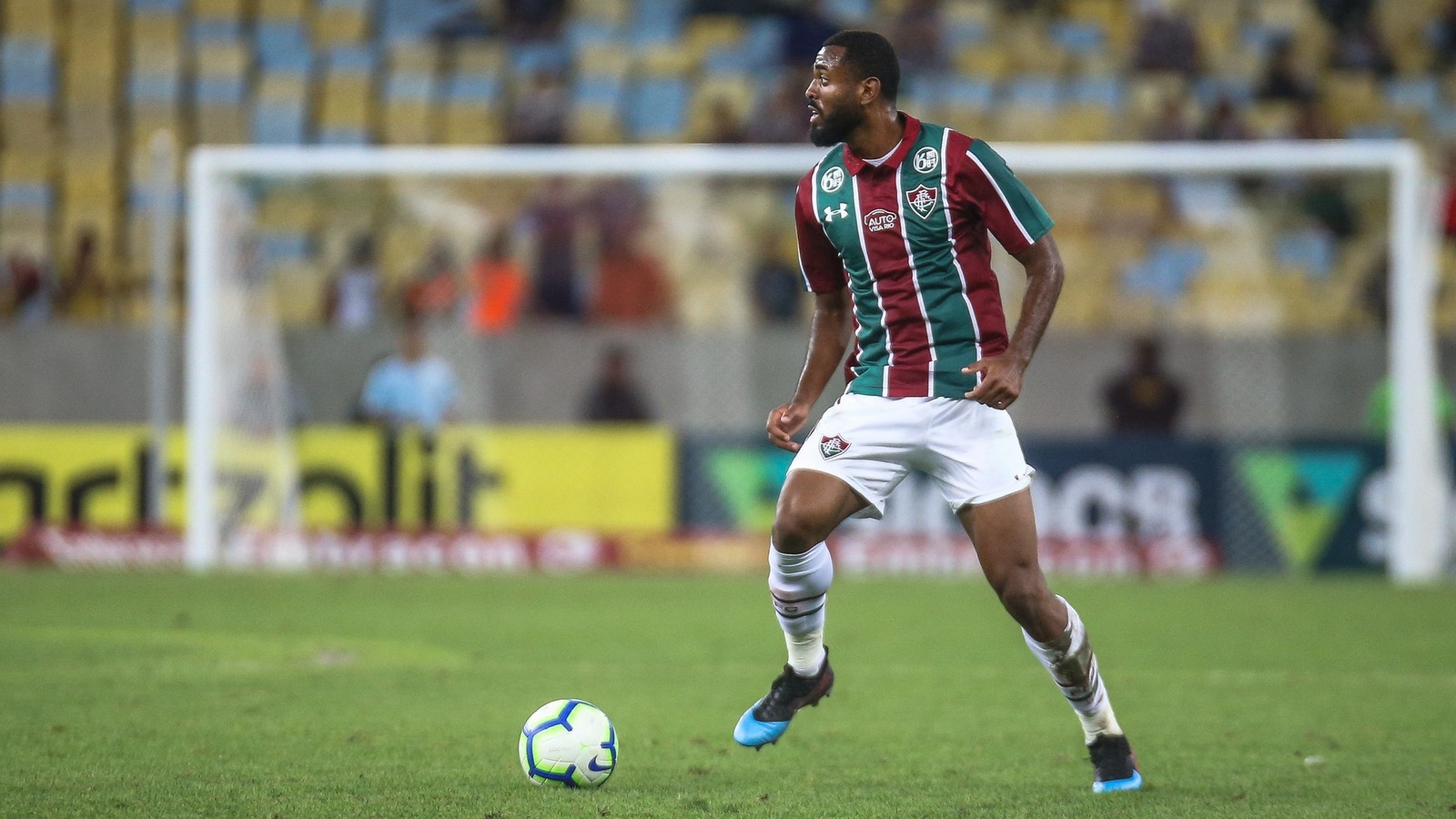 Emprestado pelo Fluminense ao Atlético-GO até o fim da temporada, o volante Caio Vinícius tem contrato com o Fluminense até o fim de 2021.