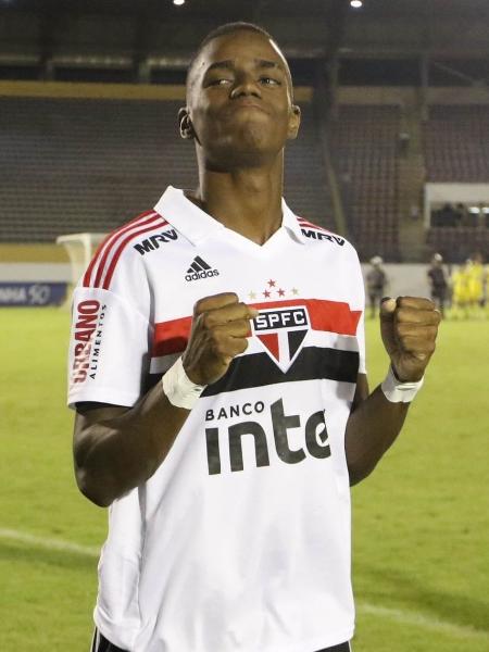 O São Paulo acertou a transferência de Cássio, garoto criado nas categorias de base do clube, para o Leganés, da Espanha, por quatro temporadas. Restam apenas alguns detalhes para que a venda seja anunciada oficialmente.