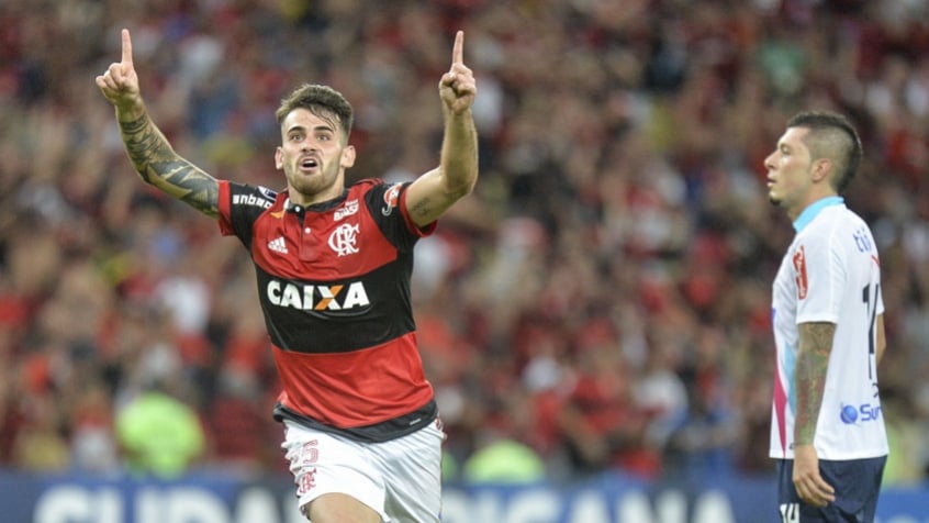 Felipe Vizeu - 6 milhões de dólares (cerca de R$ 19 milhões), sendo que o Flamengo ficou com 60% (cerca de R$ 11milhões)