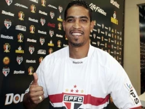 2010 - A temporada foi com o São Paulo na parte intermediária do Brasileirão. A equipe na 28ª rodada estava na 11ª colocação, com 38 pontos. O Tricolor terminou o torneio na nona posição, com 55 pontos. 