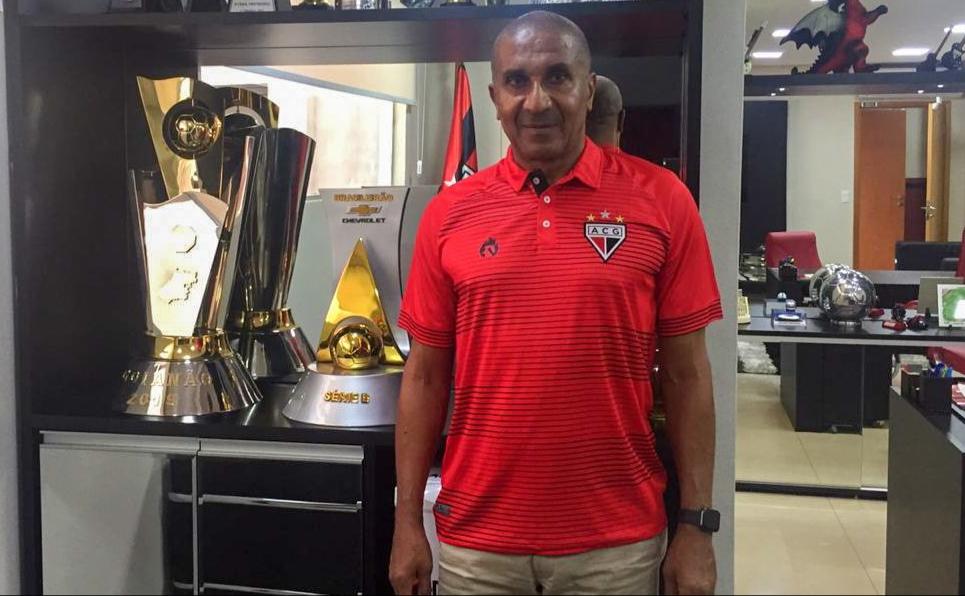 Cristóvão Borges acertou com o Atlético-GO para comandar a equipe goiana nesta temporada. Seu último trabalho foi comandando o Vasco em 2017.