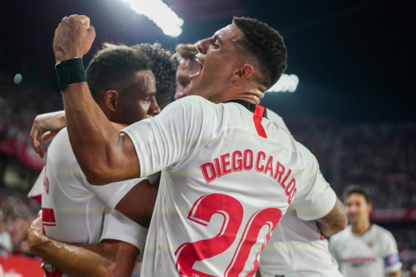 MORNO - A grande temporada de Diego Carlos fez com que ele se tornasse cobiçado no mercado europeu. De acordo com o "The Telegraph", o Manchester City é o mais novo clube que deseja contar com o futebol do zagueiro brasileiro.
