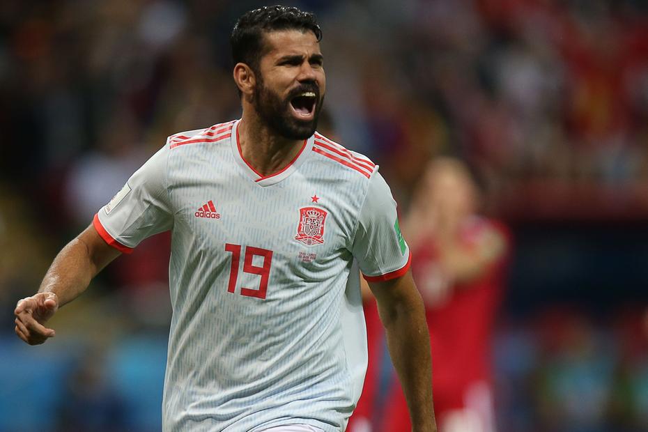 Diego Costa saiu cedo do Brasil e se destacou no futebol espanhol. Em 2013, chegou a ser convocado por Felipão, mas vestiu a Amarelinha por apenas duas oportunidades, em confrontos amistosos. No mesmo ano, recebeu a cidadania e declarou que gostaria de defender a seleção espanhola. Com La Roja, jogou as Copas do Mundo de 2014 e 2018.