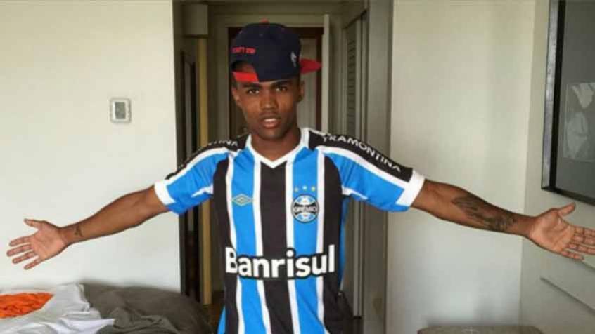 Contratação de maior impacto do Grêmio para a temporada 2021, Douglas Costa pode não ter rendido o esperado, mas está entre os que mais driblaram: 54 dribles em 29 jogos. Denis Abrahão, vice-presidente de futebol do Tricolor Gaúcho, não garante a permanência do jogador do clube para a próxima temporada.