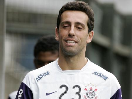 Edu Gaspar (Corinthians) - Revelado pelo Timão, Edu Gaspar foi vendido ao Arsenal em 2000. Após passar pelo Valência, na Espanha, retornou ao Corinthians em 2010. Em março de 2011, decidiu encerrar sua carreira de jogador e foi anunciado como novo gerente de futebol do clube, onde iniciou uma nova fase em sua vida dentro do futebol.