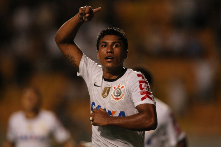 2012 - Paulinho - 13 gols