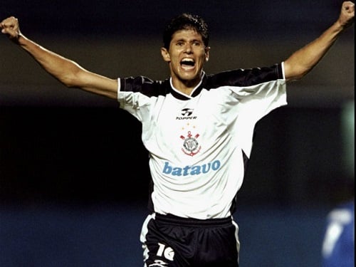 7º - Fábio Luciano - 15 gols em 167 jogos - 2000/2003
