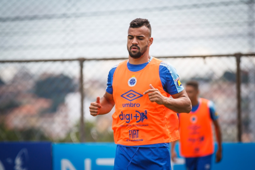 O Red Bull Bragantino desistiu de comprar o zagueiro Fabrício Bruno, do Cruzeiro. A transação já estava acertada, mas o clube paulista retirou a proposta de compra devido a instabilidade da Raposa, que vive com ameças de processos de jogadores e diversas dívidas. 