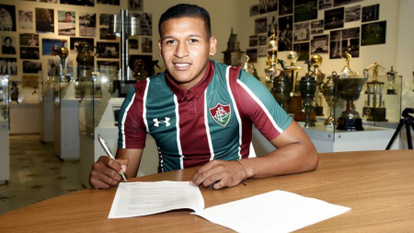 Pacheco - Fluminense - 21 anos - atacante - peruano