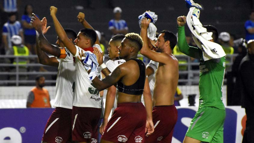 Fluminense Time-base: Muriel, Gilberto, Nino, Digão e Egídio; Henrique, Hudson e Paulo Henrique Ganso; Marcos Paulo, Fernando Pacheco e Evanílson. Técnico: Odair Hellmann. Jogos TG: Cabofriense (19/1, f), Portuguesa (23/1, c), Bangu (26/1, f), Flamengo (29/1, f), Boavista (1/2, c) e Botafogo (9/2, c) Jogos TR: Madureira (1/3, c), Resende (8/3, c), Vasco (15/3, f), Volta Redonda (22/3, c) e Macaé (1/4, f)