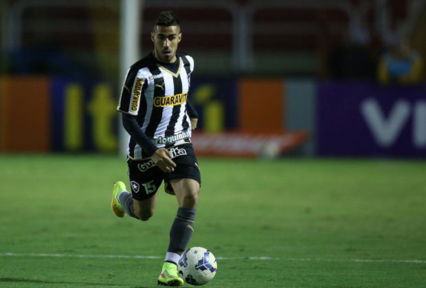 Gabriel: atualmente no Corinthians, o volante Gabriel enfrentou problemas de atrasos salariais quando atuava pelo Botafogo, em dezembro de 2014. O jogador solicitou na Justiça a rescisão contratual alegando pendências em relação ao salário e ao FGTS. Após a liberação, o jogador assinou com o Palmeiras.