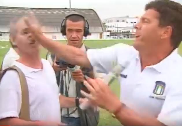 Jair Picerni era técnico do São Caetano e discutiu feio com o repórter Nelson Cilo do Diário do Grande ABC, em 2000, antes da decisão do Campeonato Brasileiro. A discussão evoluiu para uma troca de socos em pleno gramado. O jornalista entrou na Justiça Comum e na Criminal, tendo vencido apenas na segunda, com o pagamento de cestas básicas a instituições beneficentes.