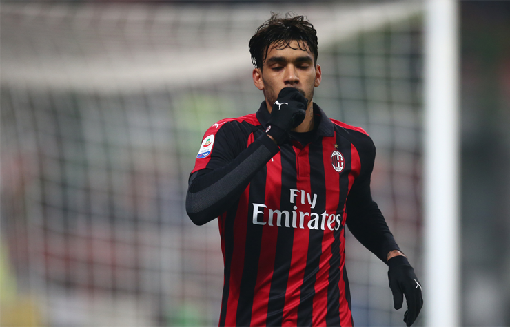 MORNO - O meia Lucas Paquetá, do Milan, pode deixar o clube italiano na próxima janela de transferências. Segundo o jornal "Tuttosport", o camisa 39 rejeitou uma proposta da Fiorentina, que era um dos clubes interessados no jogador. Valencia e Benfica também têm interesse no meia.