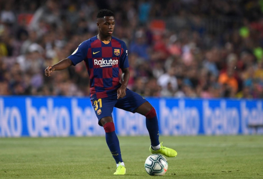 2º - Ansu Fati - A vice-posição é do atacante do Barcelona Ansu Fati. Se tornou o mais jovem goleador da história da Liga dos Campeões com 17 anos. o jovem jogador nascido em Guiné-Bissau, já foi convocado pela Espanha para a seleção sub-21.