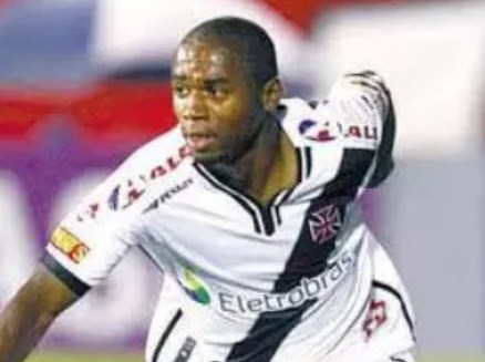 Jumar (2010-2012) - 64 jogos e um gol - Meio-campista de origem, o jogador foi bastante utilizado na lateral-esquerda, justamente pelo problema crônico da posição. Desde a saída de Ramon, o time não conseguiu encontrar alguém que rendesse o esperado pela torcida. 