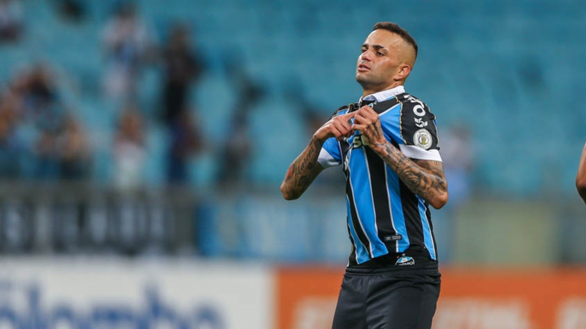 Grêmio 5 x 0 Internacional - 09/08/2015 - Campeonato Brasileiro: No GRE-NAL a equipe da casa não tomou conhecimento do maior rival na Arena do Grêmio.