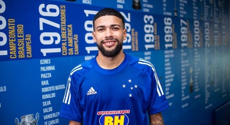O volante Filipe Machado foi apresentado nesta quinta-feira pelo Cruzeiro. O volante de 24 anos estava no São José-RS e chega por empréstimo até o fim de 2020.