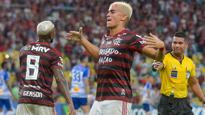 Reinier estreou profissionalmente pelo Flamengo em julho de 2019, com 17 anos. Chegou ao Real Madrid nesta temporada e está atuando no Castilla, a equipe B do time merengue.