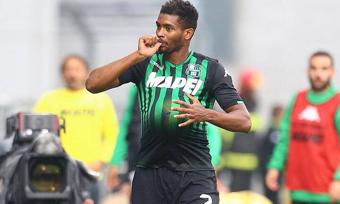 ESQUENTOU - Marlon, zagueiro criado na base do Fluminense e atualmente no Sassuolo, da Itália, é alvo do Shakhtar Donetsk para a próxima temporada. Em entrevista ao jornalista Mirko Di Natale, o vice-diretor esportivo do clube ucraniano confirmou o interesse. 