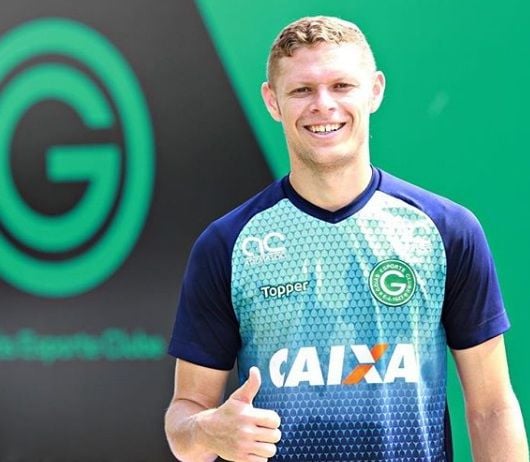 Emprestado ao Goiás pelo Corinthians, o meia Marlone não permanecerá no Esmeraldino nesta temporada e está sem clube, já que o contrato com o Timão também se encerrou. 