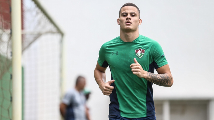 No Fluminense, quem deve sair por falta de espaço neste ano e ser negociado em um empréstimo é Mascarenhas.