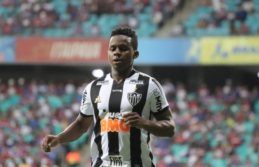 O meia Cazares está perto de deixar o Atlético-MG. Apesar disso, parece que o clube deseja que os momentos finais do equatoriano com a camisa alvinegra sejam agradáveis. O Galo fez uma homenagem ao jogador pelos seus 200 jogos com a camisa atleticana, alcançados em novembro de 2019.