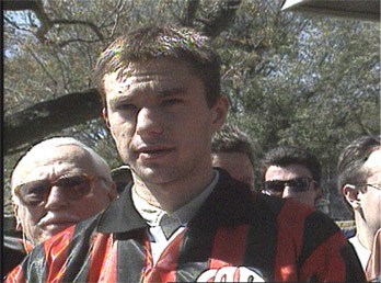Em 1996, o meia polonês Krzysztof Nowak foi contratado pelo Athletico. Jogou bem e foi campeão paranaense em 1998.