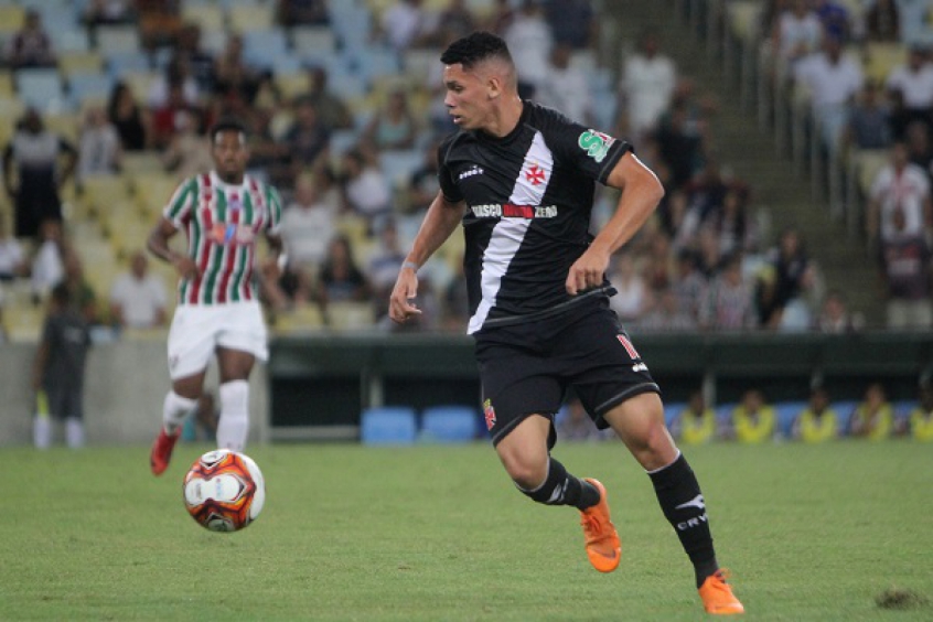 Surgiram informações que Paulinho, cria da base do Vasco, desejava sair do Bayer Leverkusen. O clube tem contrato com o jogador até junho do ano que vem, portanto em janeiro ele poderia assinar pré-contrato com qualquer outra equipe, o que facilitaria a saída do jogador neste momento. Com a aquisição da SAF do Vasco pela 777 Partners, Paulinho seria um reforço impactante e a realização do desejo da torcida. O Gigante da Colina chegou a demonstrar interesse nele.