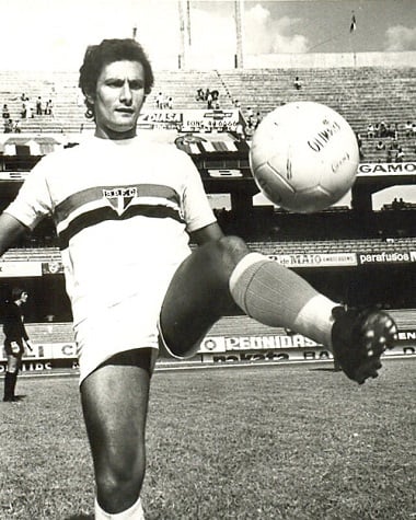 17/04/1974 - Dep Municipal 1 x 1 São Paulo - Libertadores 1974 - Gol do São Paulo: Pedro Rocha