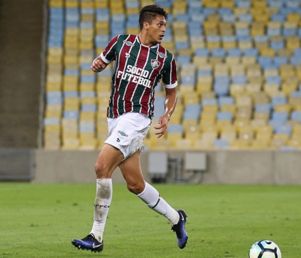FECHADO! - O zagueiro Reginaldo foi anunciado pela Chapecoense nesta sexta-feira. O jogador, cujo contrato com o Fluminense chegou ao fim neste mês, assinou até 30 de novembro de 2022.