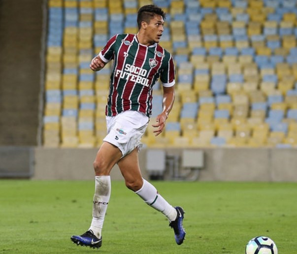 O zagueiro Reginaldo está emprestado ao CRB até o final desta temporada, mesma duração de seu contrato com o Fluminense.