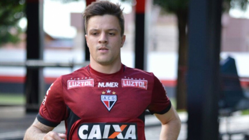 Atlético-GO - Chegadas: nenhuma;  /  Saídas: Caio Vinícius (volante, retornou ao Fluminense após empréstimo), Patric (Sport);  /  Time base: Mauricio Kozlinski, Reginaldo, Oliveira, Gilvan e Nicolas; Marlon Freitas, Edson, Gustavo Ferrareis, Matheuszinho e Jorginho; Renato Kayser (foto). Técnico: Eduardo de Souza