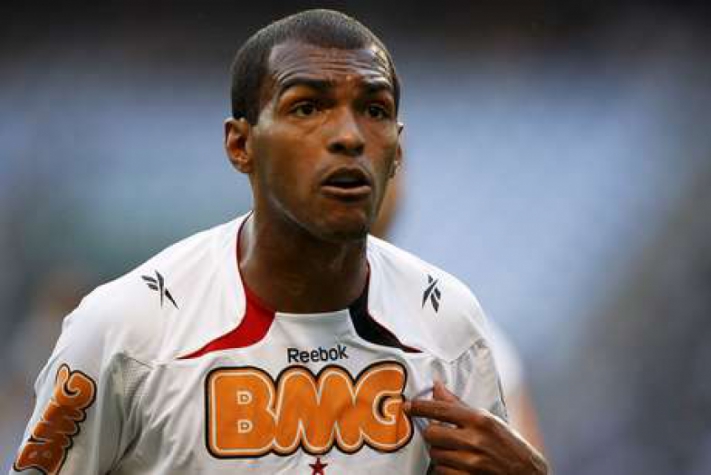 8º) Richarlyson - meia, ele jogou 147 jogos pelo São Paulo no Brasileirão entre 2005 e 2010.
