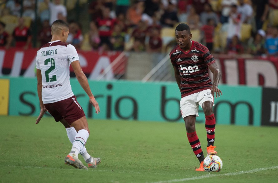 Depois de vencer o Vasco, há uma semana, dessa vez o Flamengo, com os jogadores sub-20, não resistiu ao Fluminense e saiu derrotado pelo placar de 1 a 0. Nas quatro linhas, o Rubro-Negro não teve muitos destaques. Veja as notas do L! (Por Lazlo Dalfovo - lazlodalfovo@lancenet.com.br)