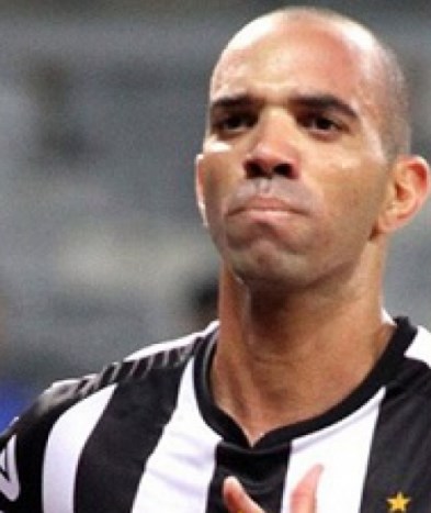 Apesar da derrota para a Caldense, o torcedor do Atlético-MG teve um motivo para comemorar. O atacante Diego Tardelli foi apresentado oficialmente à torcida e esteve no Mineirão durante o duelo.