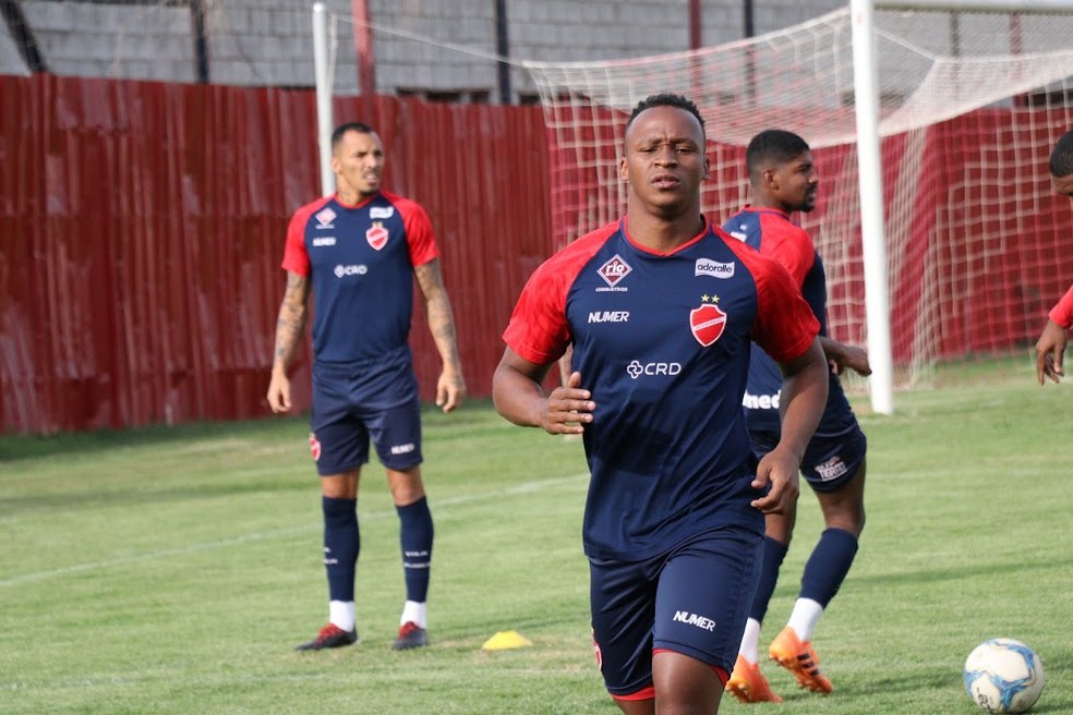 No Goiano, quem está na fila é o Vila Nova, tradicional clube brasileiro. A equipe não vence o estadual desde 2005, ou seja, há quinze anos atrás.