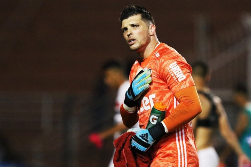 TIAGO VOLPI- São Paulo (C$ 12,78) Atuando em casa contra um Santos que deve preservar seus principais jogadores para o jogo de volta da semifinal da Libertadores, acreditamos que Volpi tenha potencial para não sofrer gol e pontuar com defesas difíceis. Negativou em apenas uma das últimas dez partidas válidas pelo Cartola!