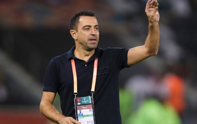 ESQUENTOU - Xavi, comandante do Al Sadd, disse em entrevista ao "La Vanguardia" que tem o sonho em treinar o Barcelona, mas que não possui pressa para assumir o cargo. O catalão afirma já ter recusado a oportunidade em dois momentos diferentes. Recentemente, Xavi também foi chamado parafazer parte da comissão técnica da CBF e ser auxiliar de Tite, mas recusou o convite. O espanhol está desde 2019 no comando do Al Sadd e renovou seu contrato com o clube do Qatar há poucos meses até 2023. No entanto, o nome do ex-jogador e lenda do clube culé é o mais cotado para assumir a equipe blaugrana em 2022. Ronald Koeman estará fora dos planos, enquanto restará apenas um ano de contrato de Xavi com a atual equipe, mas o técnico pode antecipar seus planos.