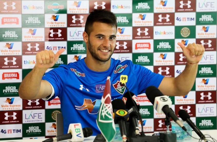 O goleiro Guillermo De Amores foi contratado com pompa pelo Fluminense em 2017, mas deixou o clube tricolor sem atuar nenhuma vez sequer. O uruguaio teve uma lesão no período em que esteve no clube. Atualmente defendo o Boston River-URU