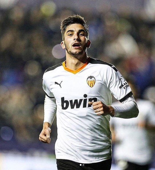 Ferrán Torres, atacante do Valencia, tem 20 anos e é avaliado em 55,2 milhões de euros (cerca de R$ 301 milhões).
